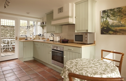 Kitchen/Diner at Angel Cottage in Tetbury